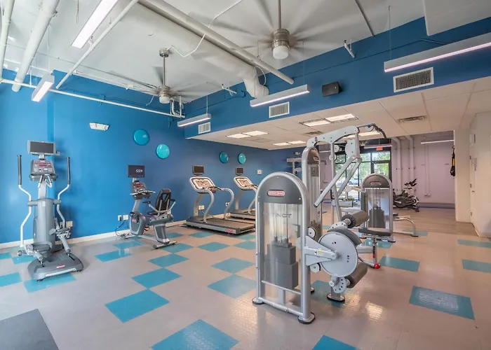 Luxurious 3bd - Gym, W-d, Parking - Sleeps 8 Apartament *