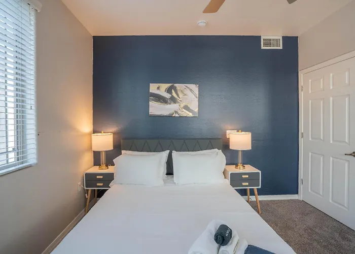 Apartament Luxurious 3bd - Gym, W-d, Parking - Sleeps 8 *